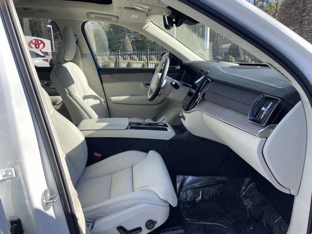 Used 2026 Volvo XC90 B6 Ultra w/ Lounge Package image 49