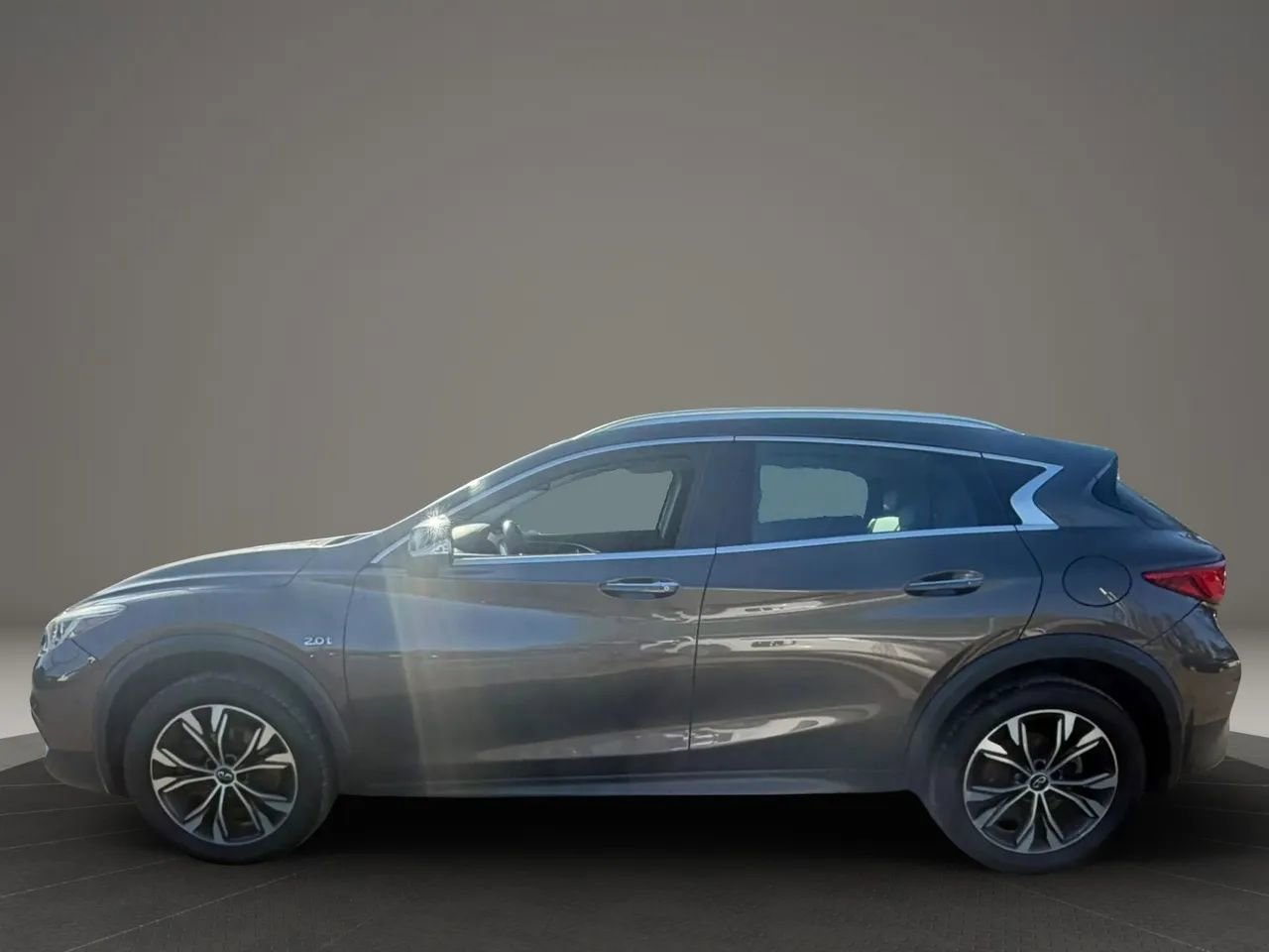 Used 2019 INFINITI QX30 Premium w/ Cargo Package AWD/4WD image 8