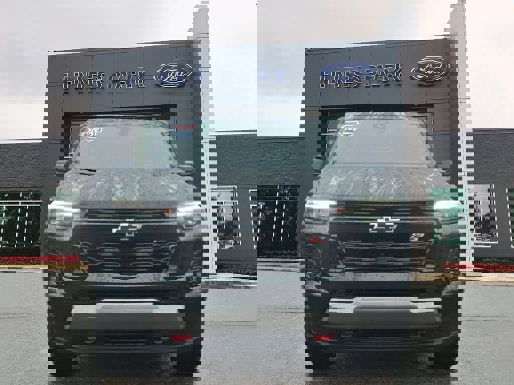 Used 2025 Chevrolet Colorado Z71 w/ Technology Package image 2