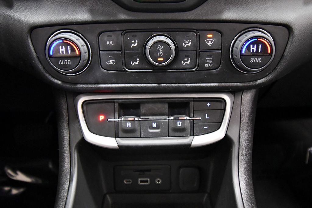 Used 2022 GMC Terrain SLT w/ LPO, Floor Liner Package image 25