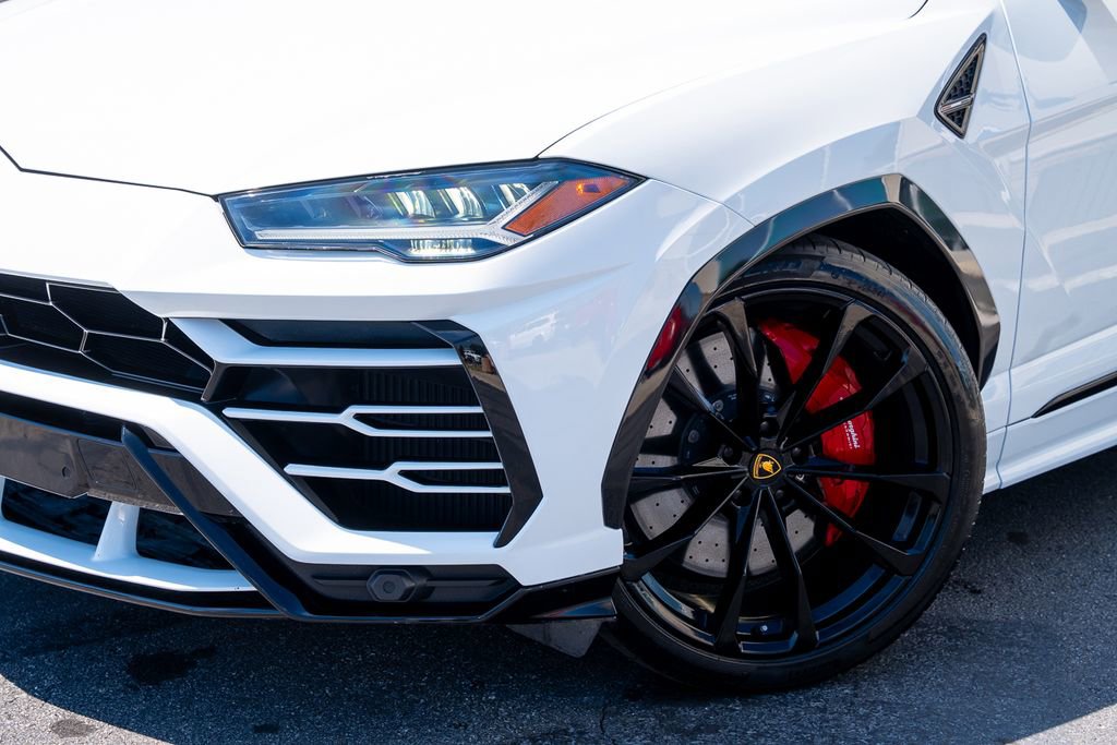 Used 2022 Lamborghini Urus AWD/4WD image 3