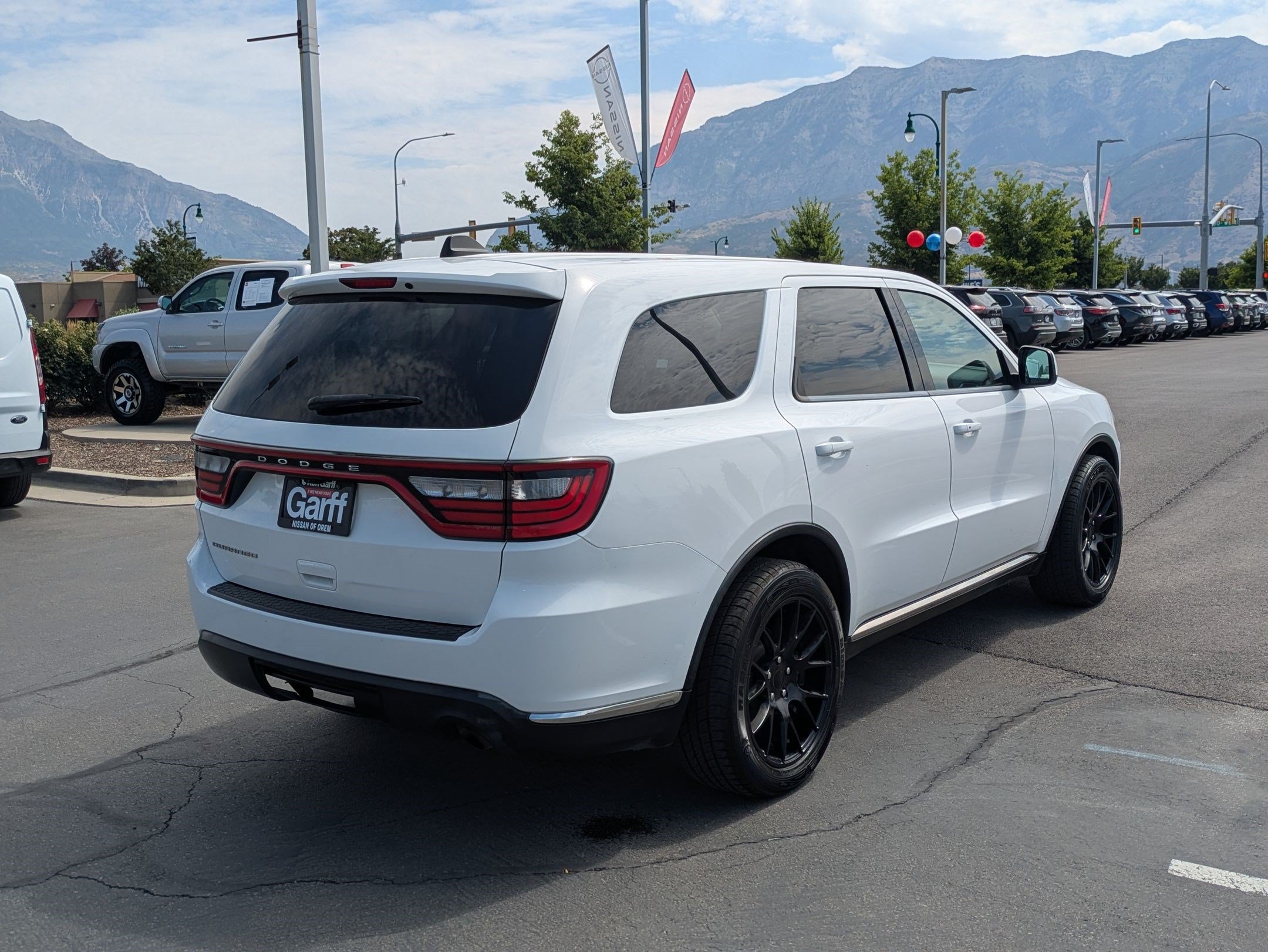 Used 2019 Dodge Durango SXT w/ 3rd Row Seating Group RWD image 3