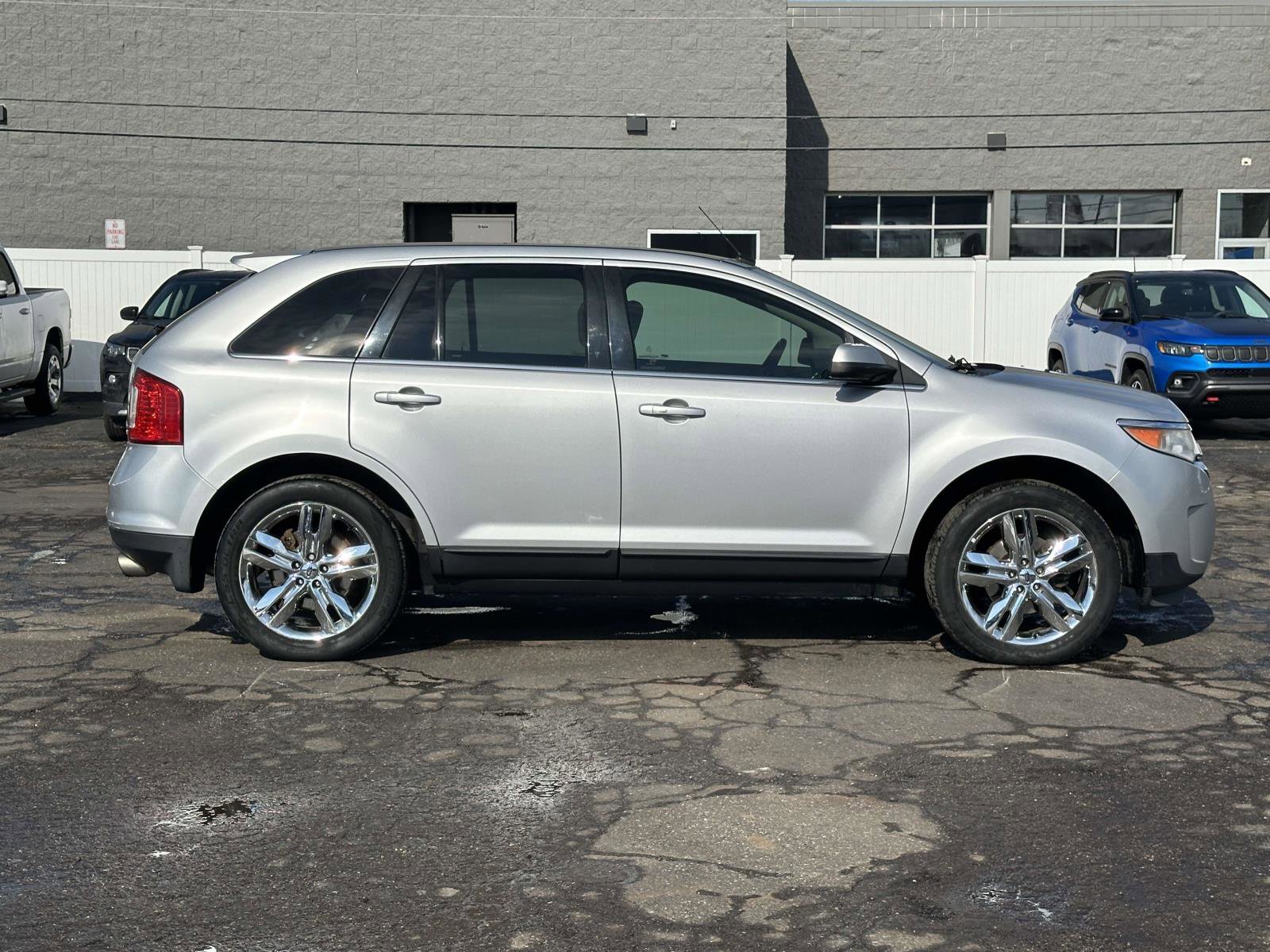 Used 2011 Ford Edge Limited w/ 301A Rapid Spec Order Code image 2