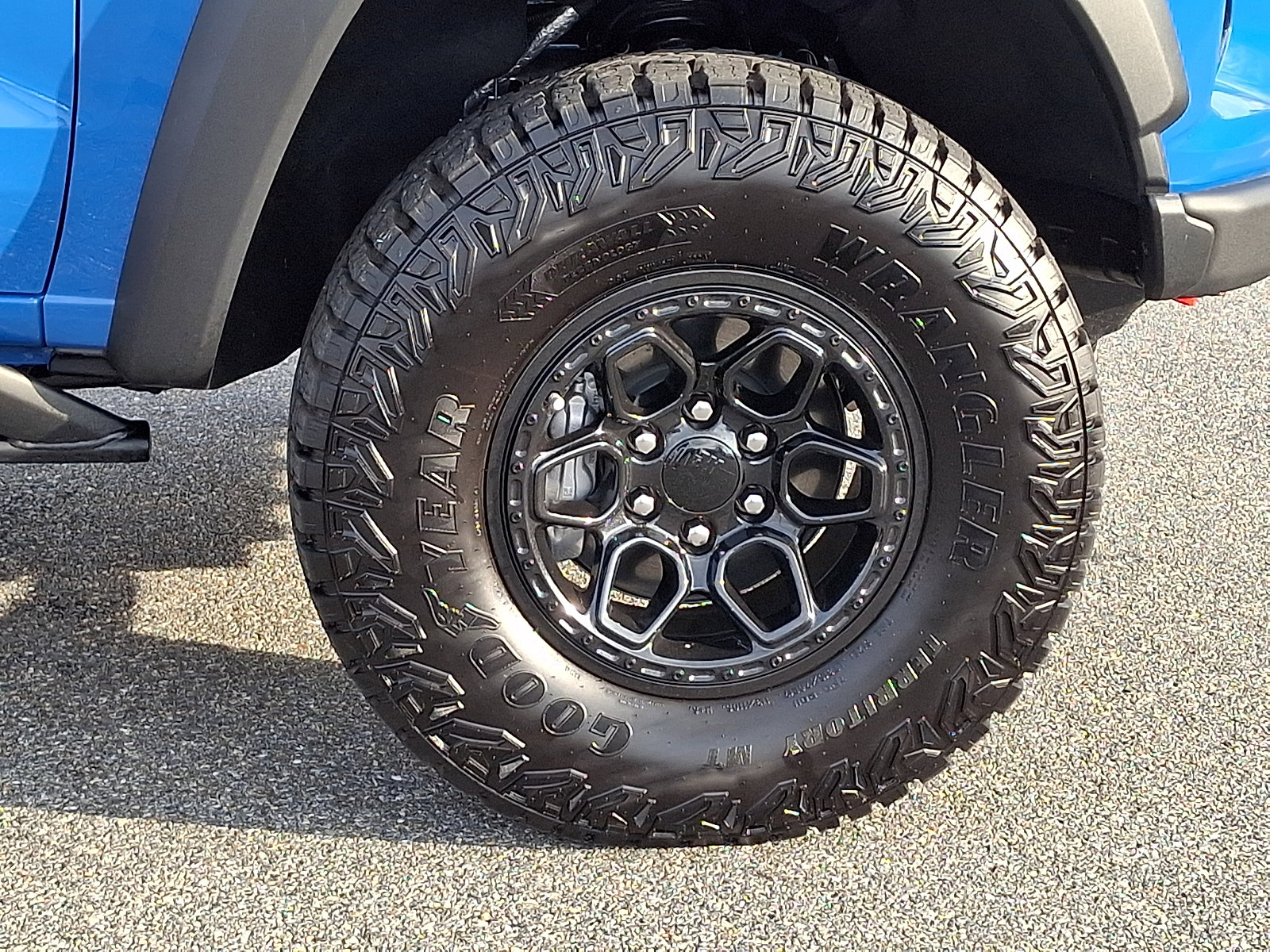 Used 2025 Chevrolet Colorado ZR2 w/ ZR2 Bison Edition image 8