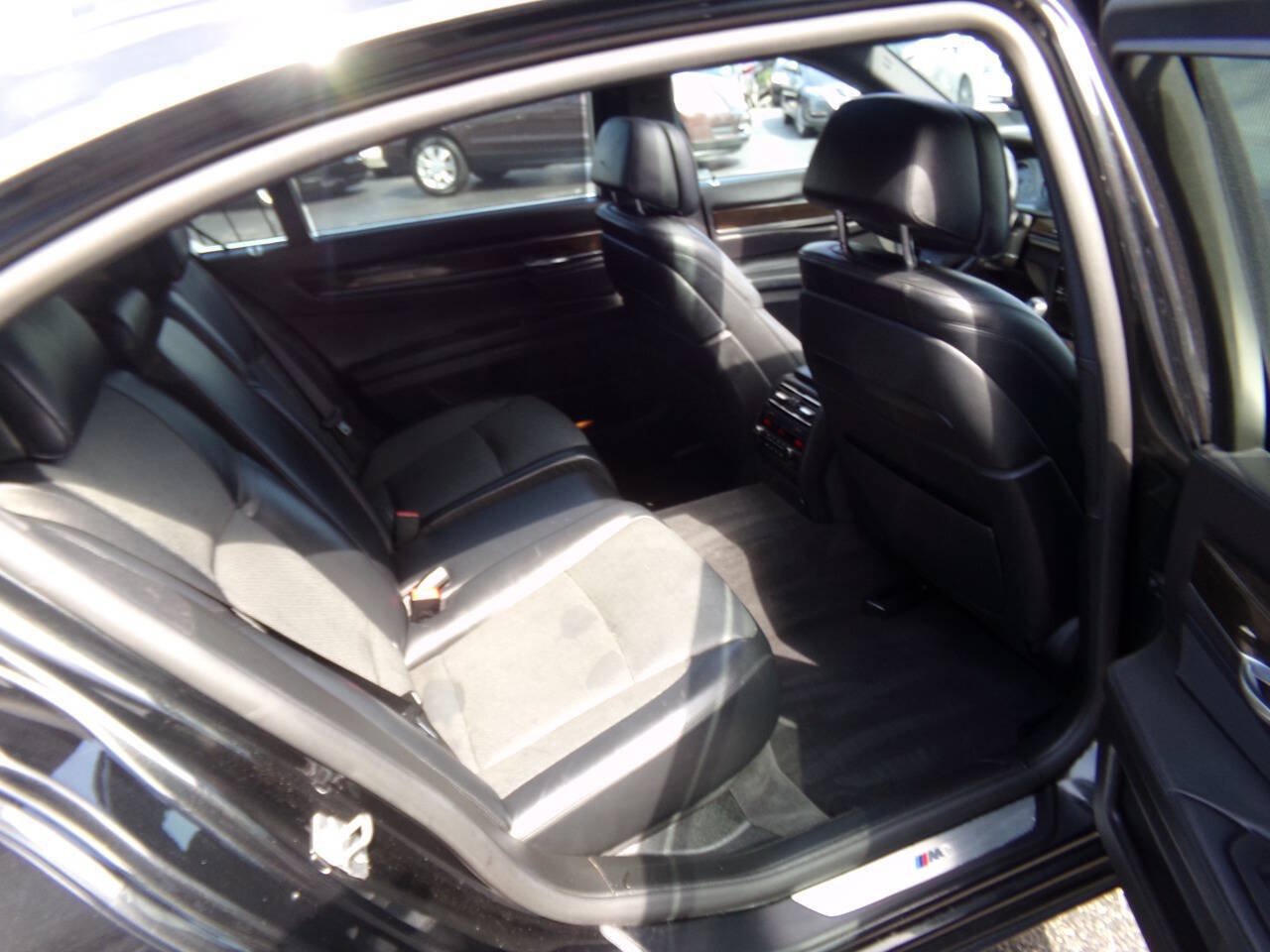 Used 2013 BMW 750Li RWD image 25