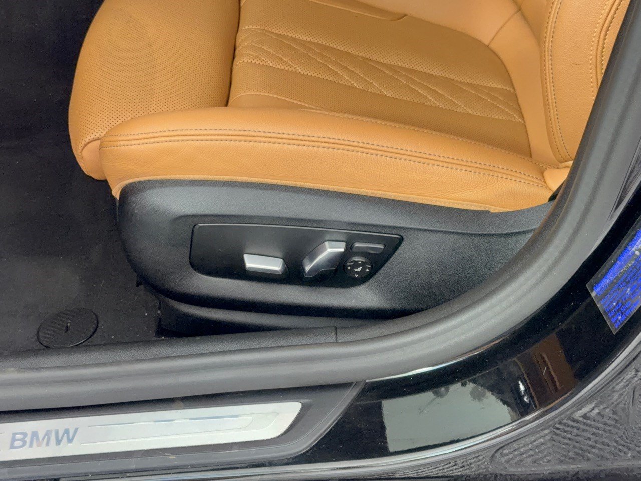 Used 2023 BMW 530i w/ Premium Package RWD image 16