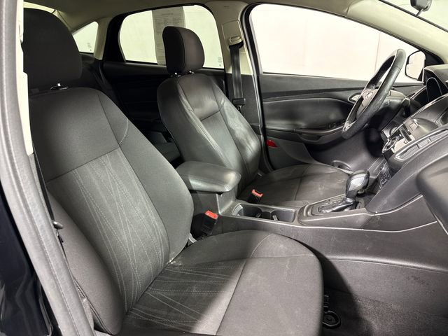 Used 2017 Ford Focus SEL w/ Cold Weather Package FWD image 13
