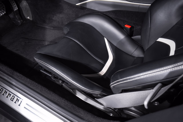 Used 2019 Ferrari 812 Superfast RWD image 25