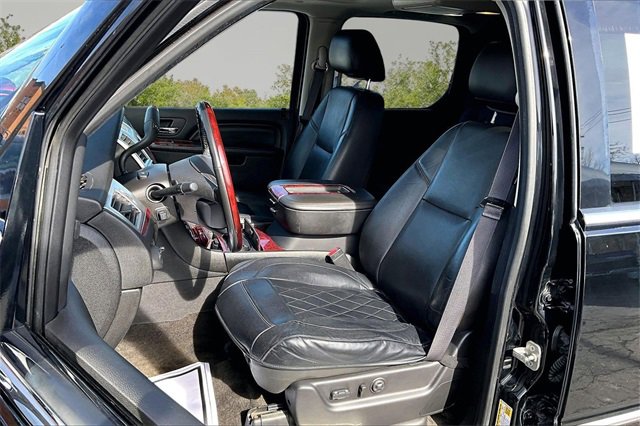 Used 2013 Cadillac Escalade EXT Premium image 23