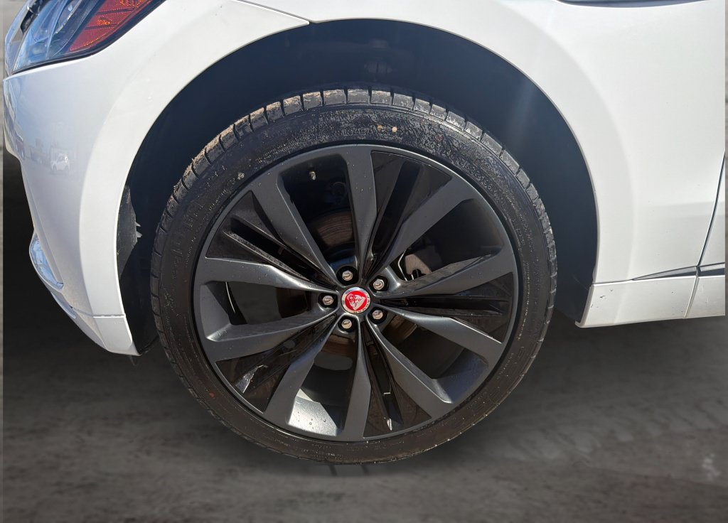 Used 2020 Jaguar F-PACE R-Sport AWD/4WD image 21