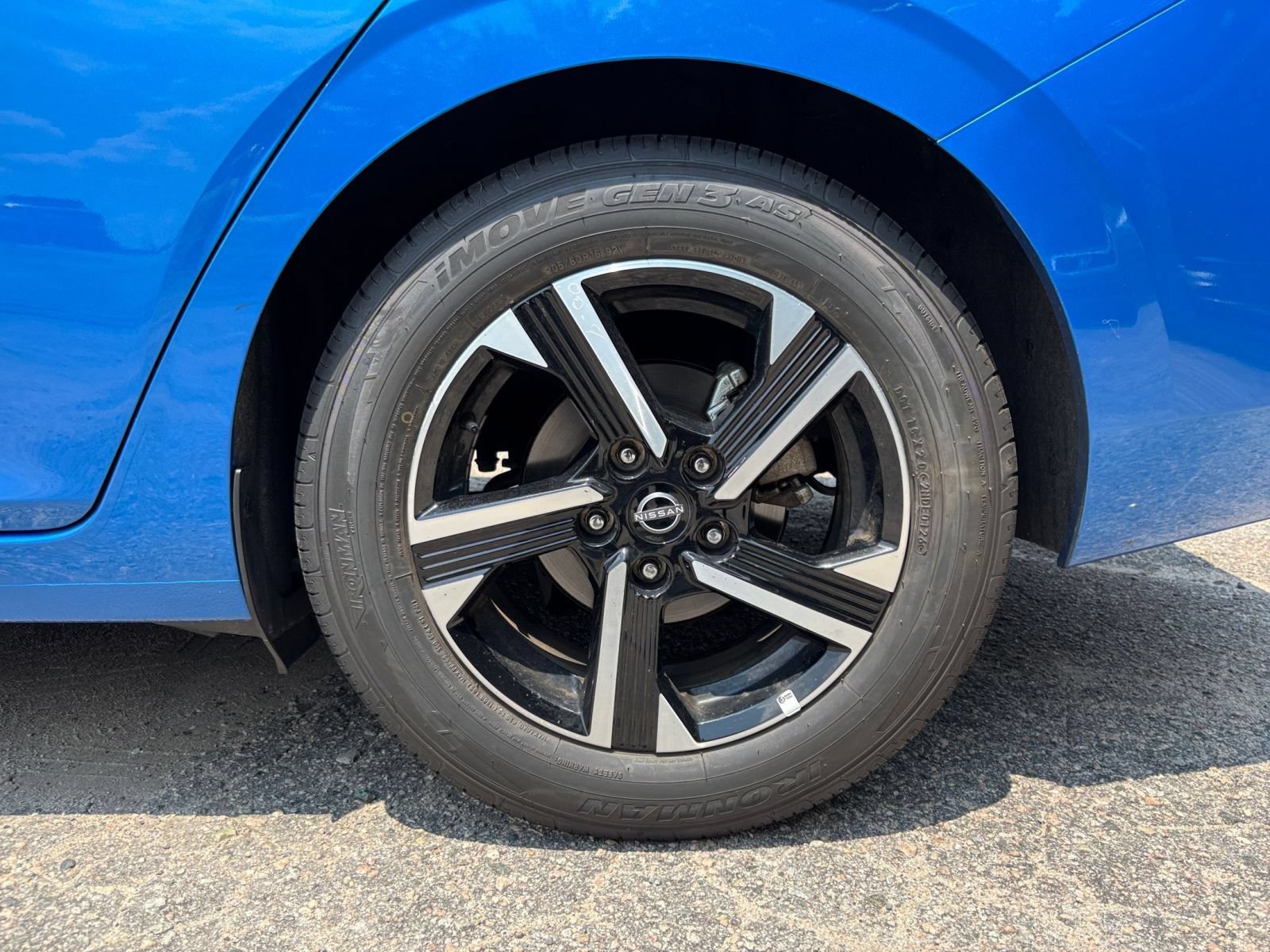 Used 2025 Nissan Sentra SV FWD image 25