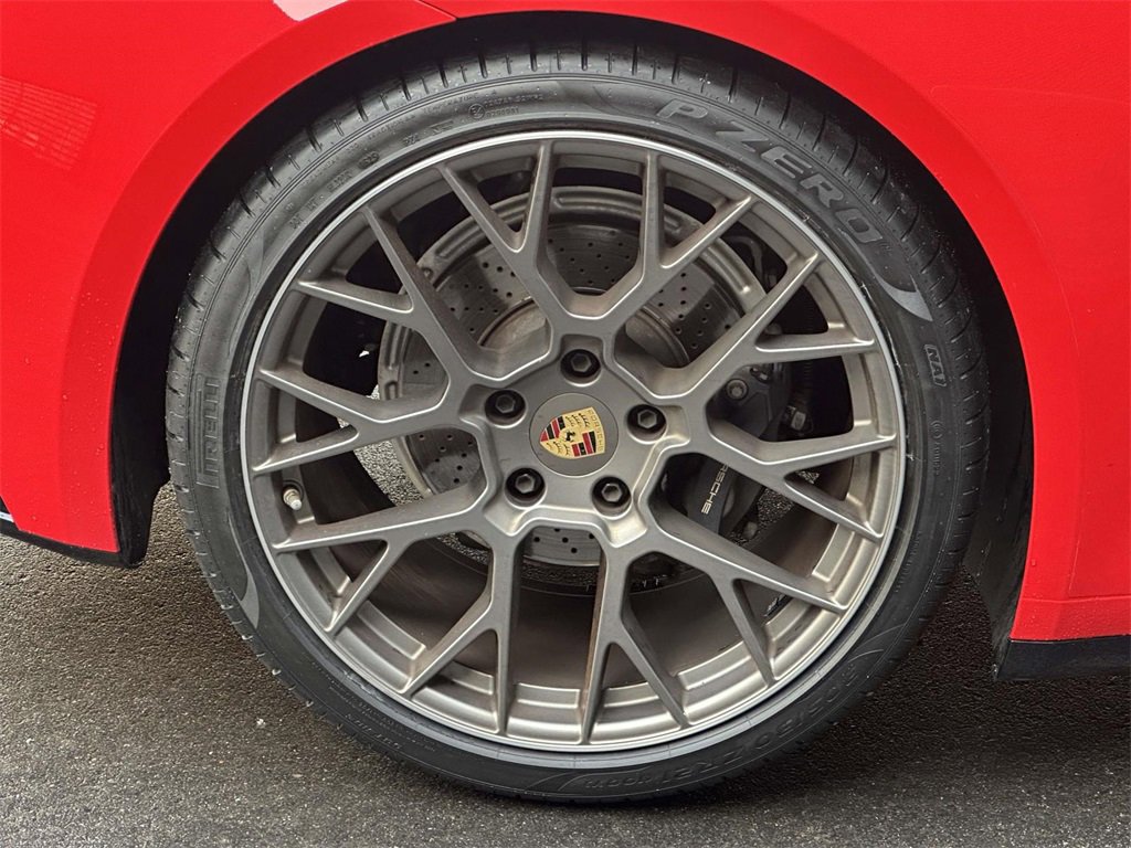 Used 2024 Porsche 911 Carrera image 9