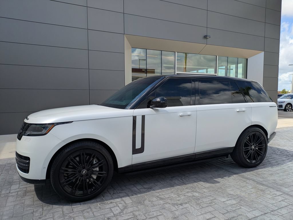 Certified 2025 Land Rover Range Rover Long Wheelbase SE AWD/4WD image 4