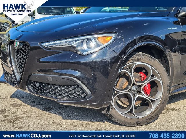 Used 2023 Alfa Romeo Stelvio Veloce AWD/4WD image 3