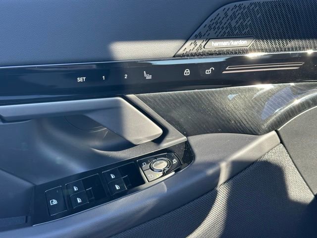 New 2026 BMW 530i xDrive w/ Premium Package image 24
