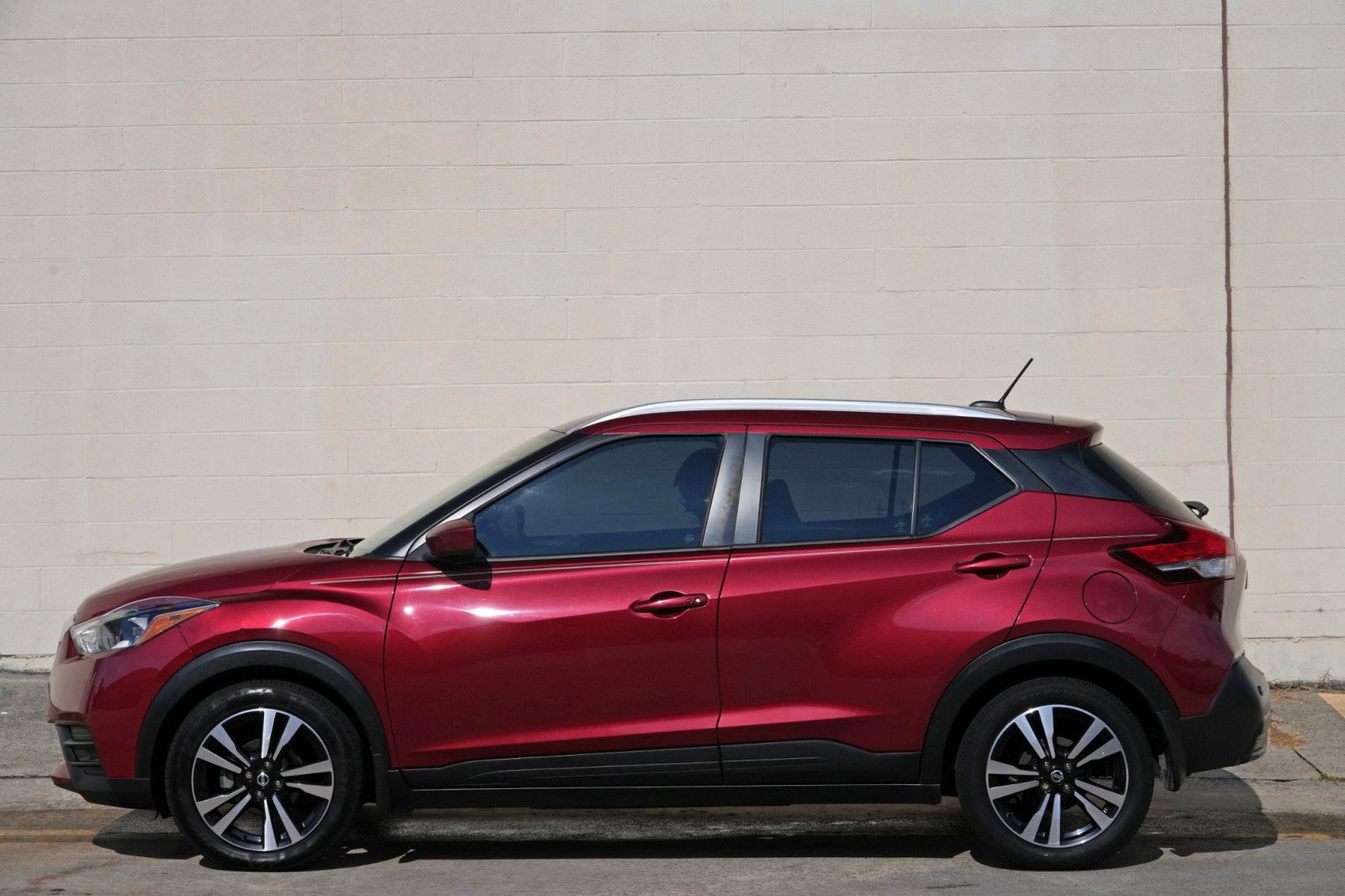 Used 2020 Nissan Kicks SV FWD image 8