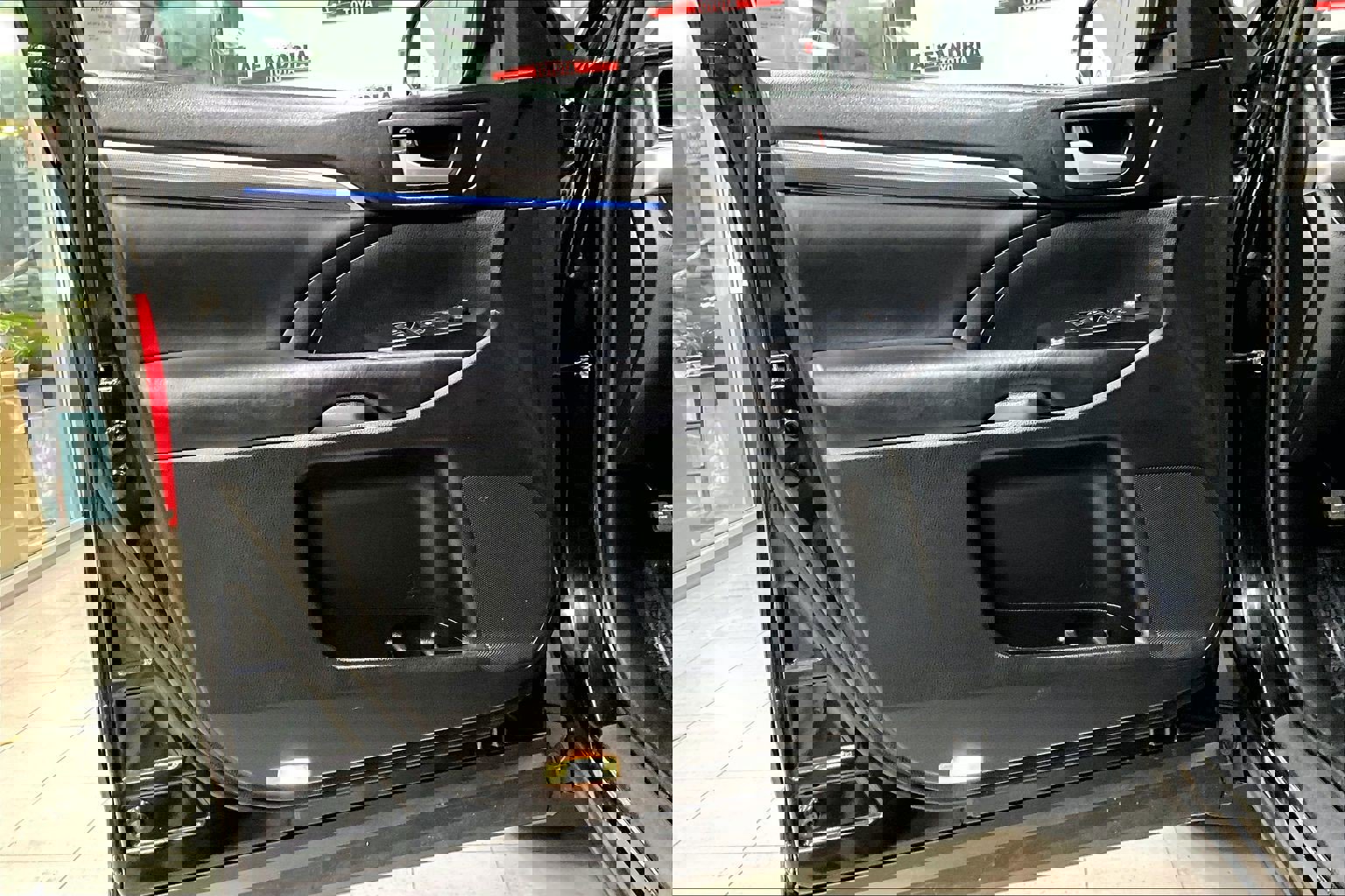 Used 2019 Toyota Highlander SE image 22