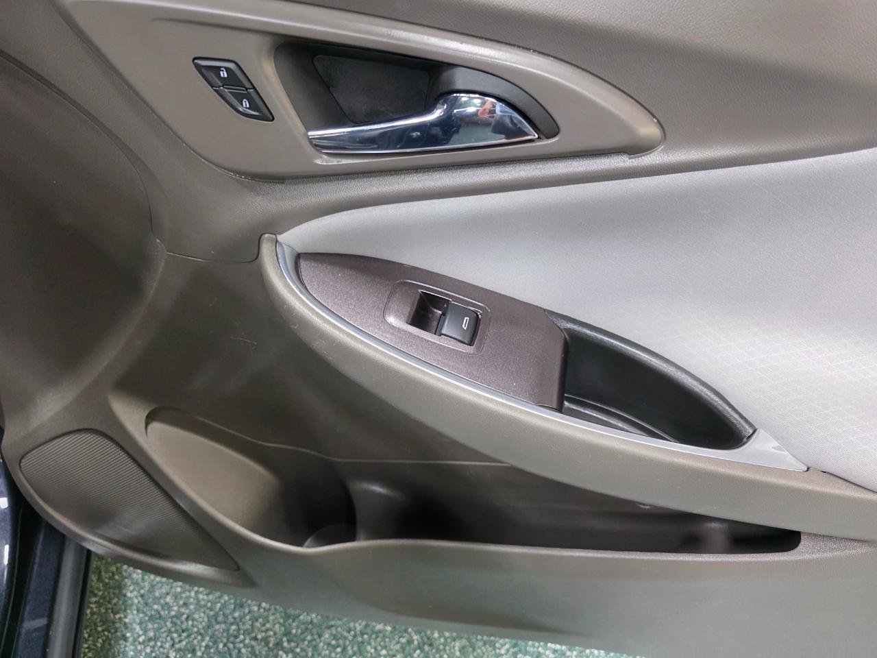 Used 2022 Chevrolet Malibu LT FWD image 26