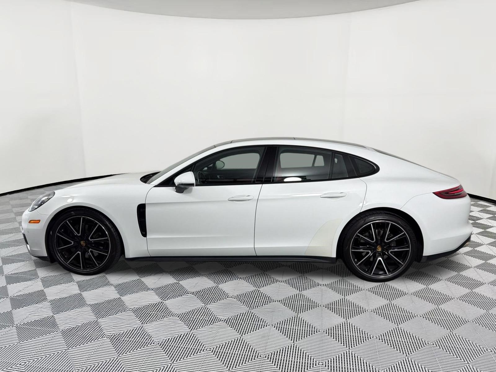 Certified 2019 Porsche Panamera image 2