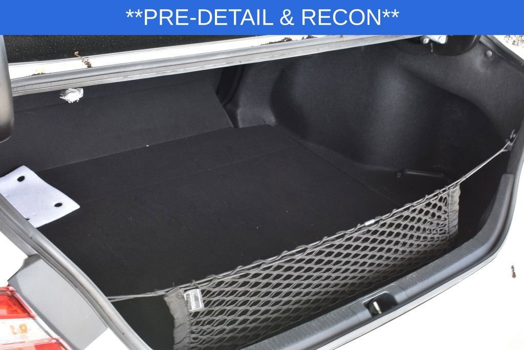Used 2020 Toyota Camry SE FWD image 18