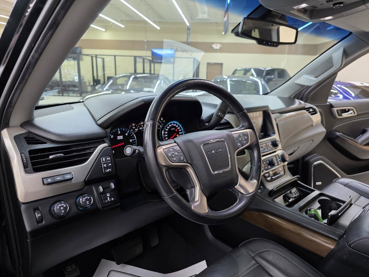 Used 2019 GMC Yukon Denali w/ Open Road Package AWD/4WD image 18