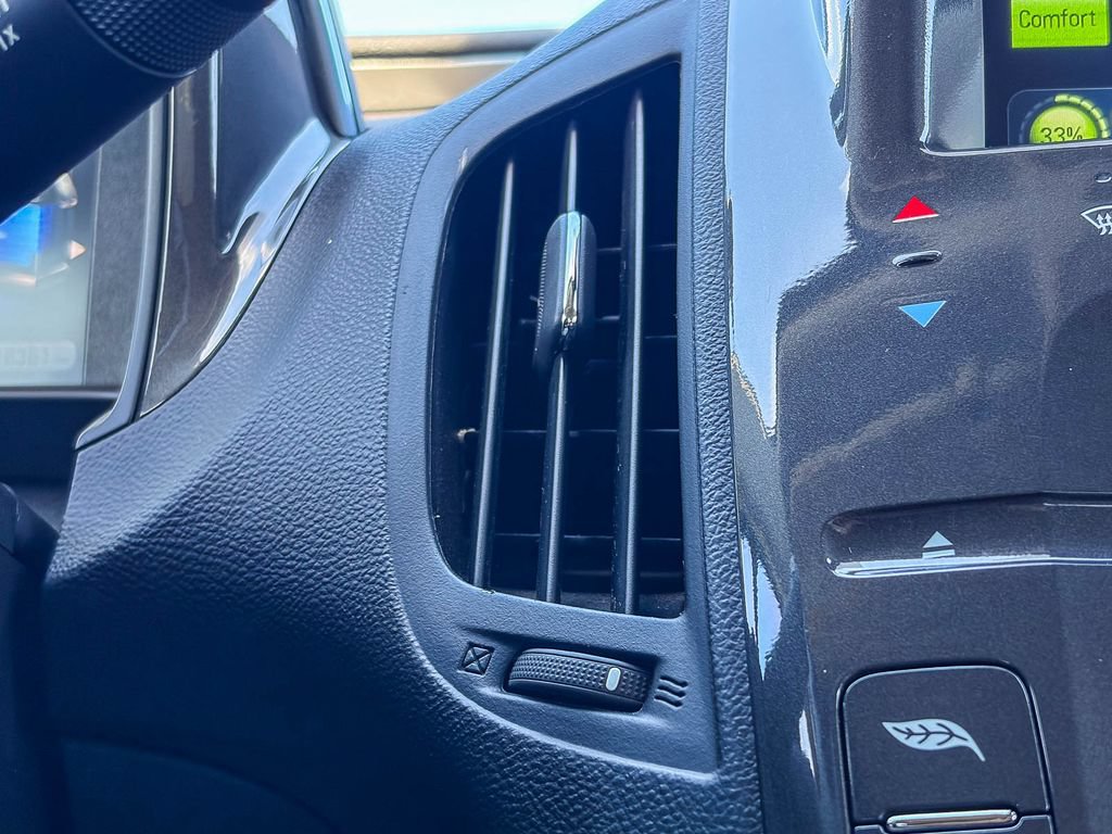 Used 2014 Chevrolet Volt FWD image 24