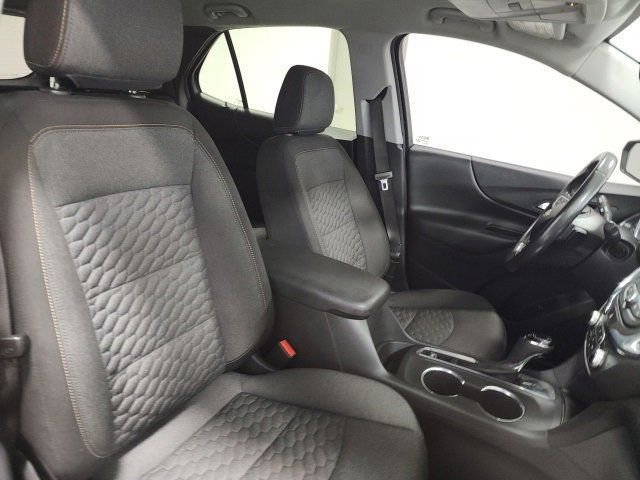 Used 2020 Chevrolet Equinox LT w/ Driver Convenience Package image 12