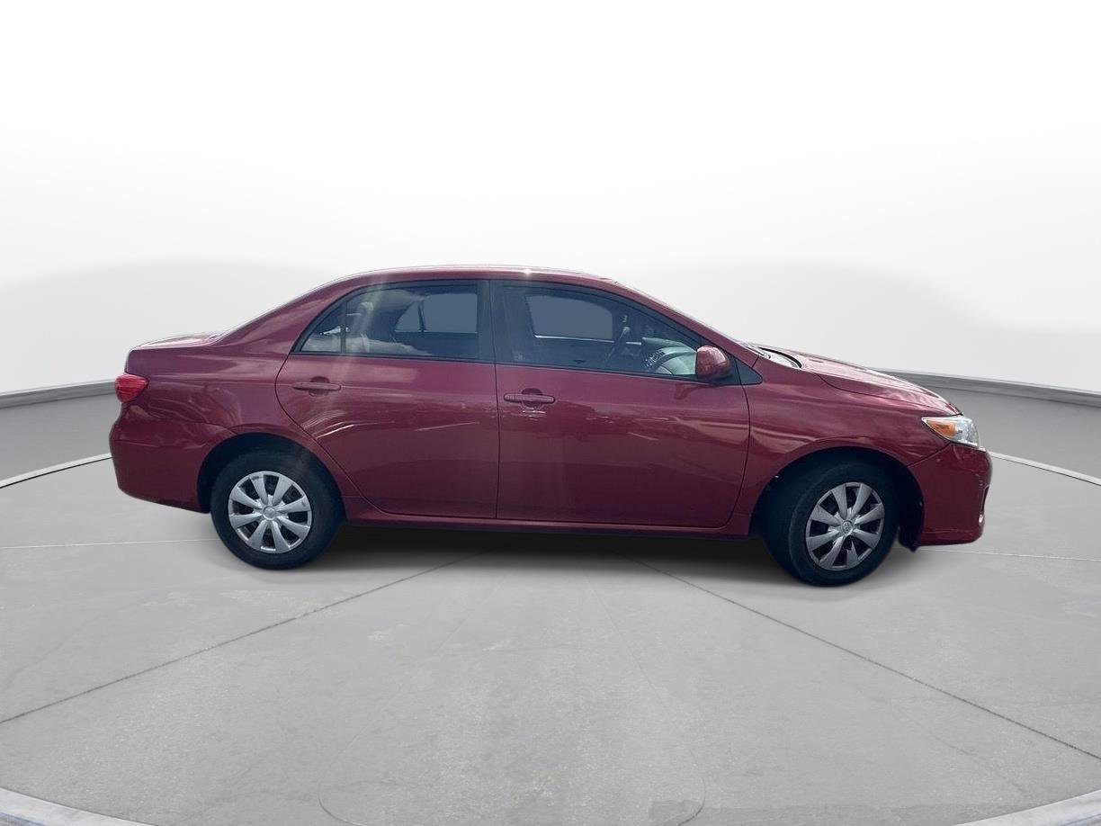 Used 2011 Toyota Corolla LE image 5