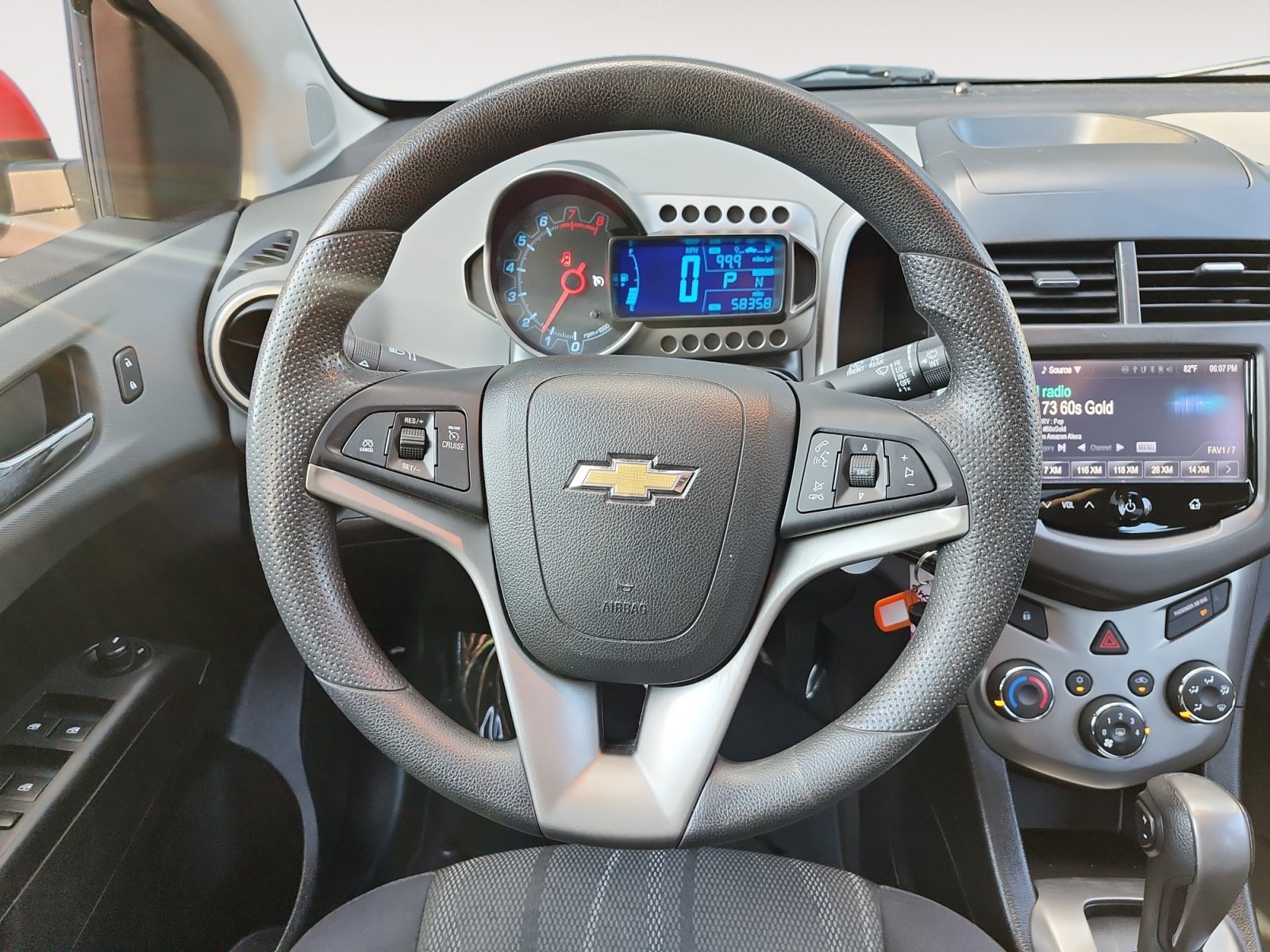 Used 2015 Chevrolet Sonic LT w/ Fun and Sun Package FWD image 12