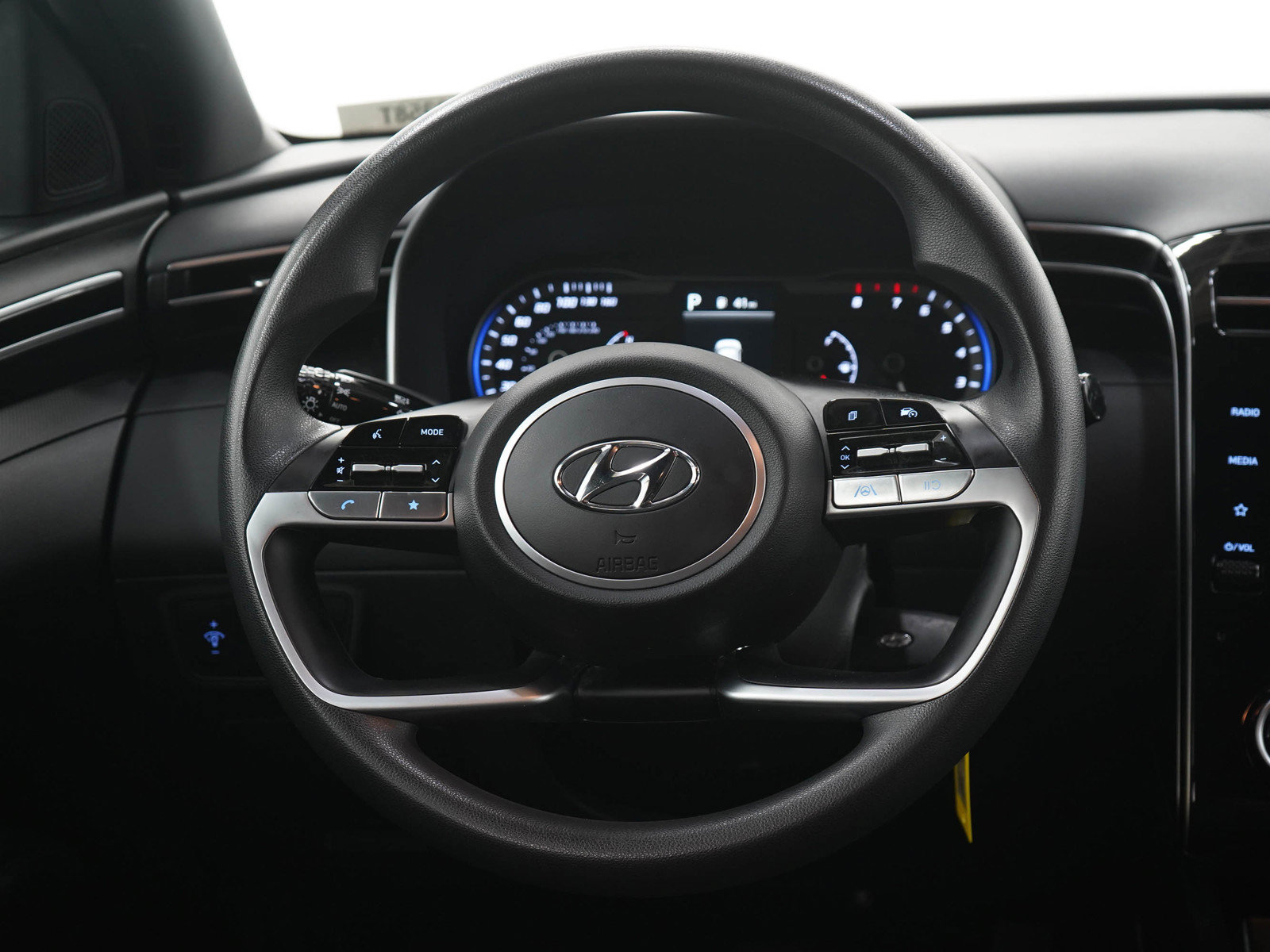 Used 2024 Hyundai Santa Cruz SE AWD/4WD image 17