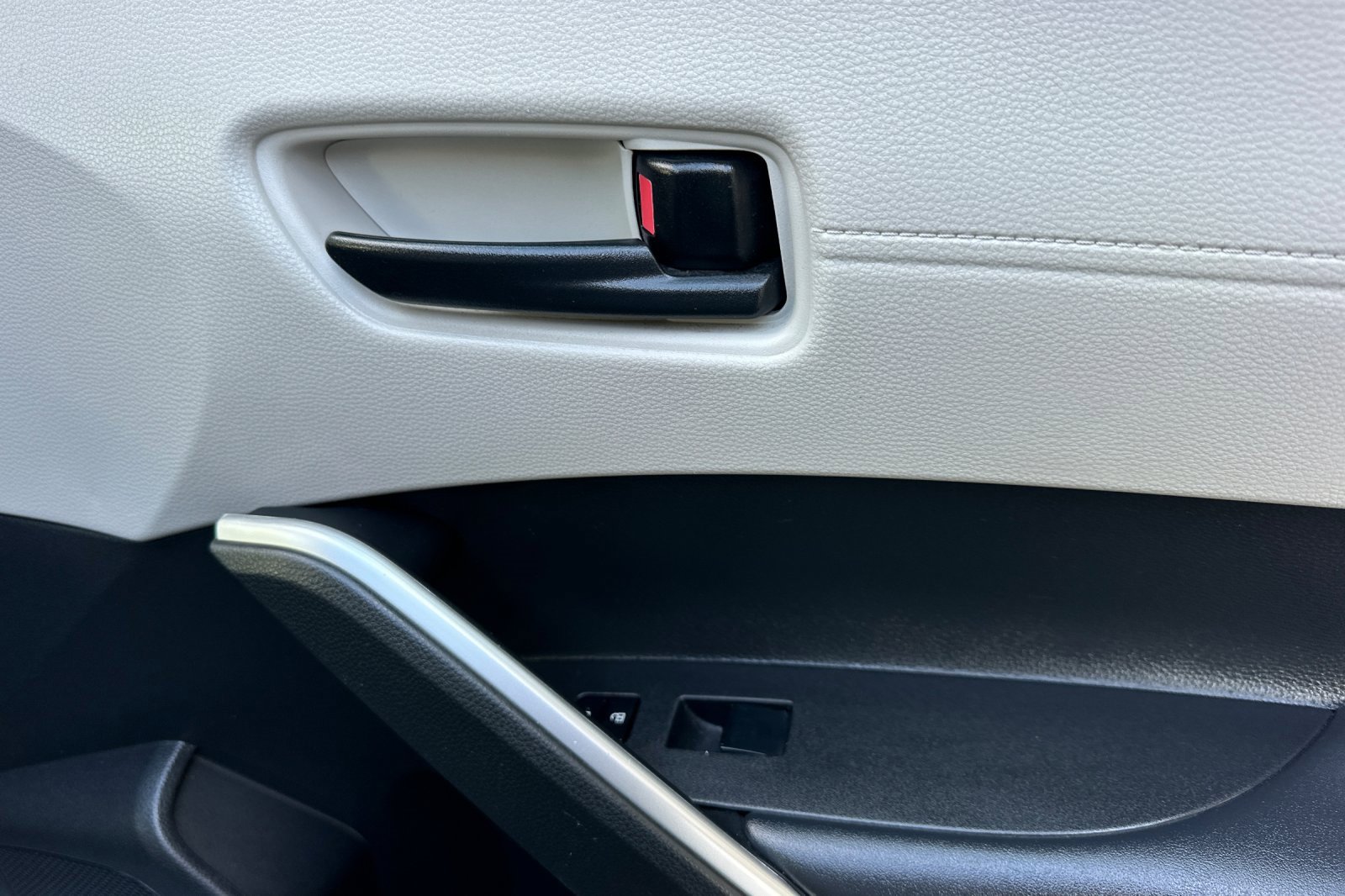 Used 2022 Toyota Corolla Cross LE image 22