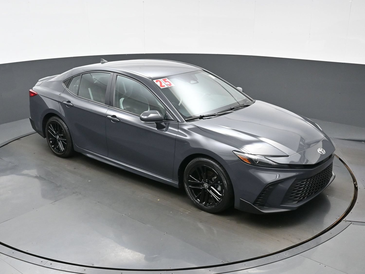 Used 2025 Toyota Camry SE FWD image 35