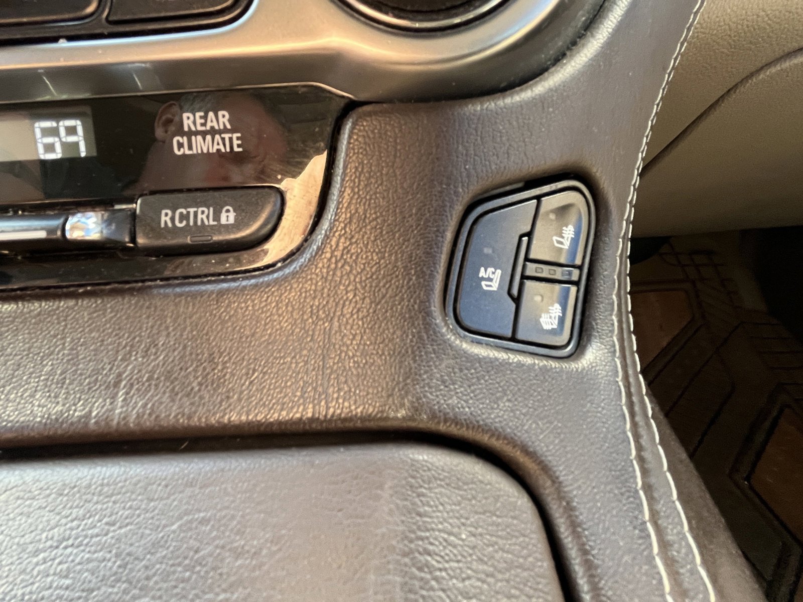 Used 2015 Chevrolet Suburban LTZ AWD/4WD image 20