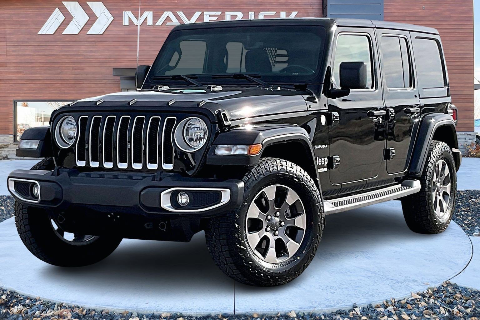 Used 2019 Jeep Wrangler Unlimited Sahara w/ Uconnect 4C Nav & Sound Group image 3