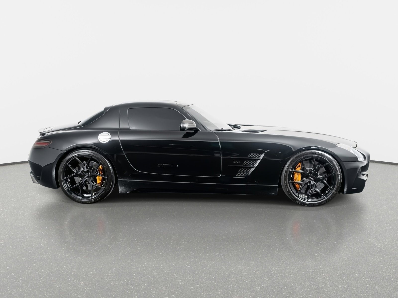 Used 2011 Mercedes-Benz SLS AMG Coupe image 5