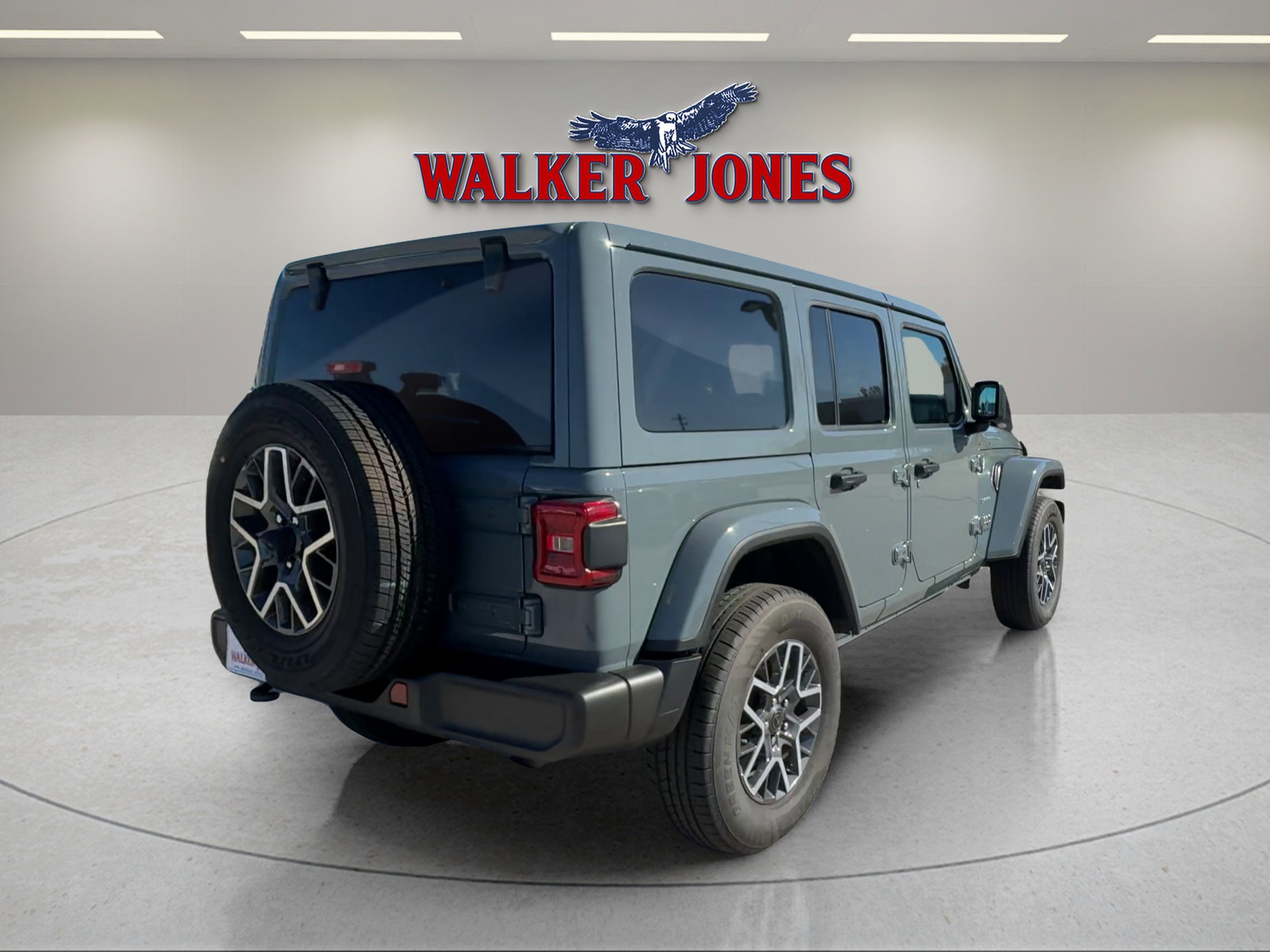 Used 2024 Jeep Wrangler Sahara AWD/4WD image 3