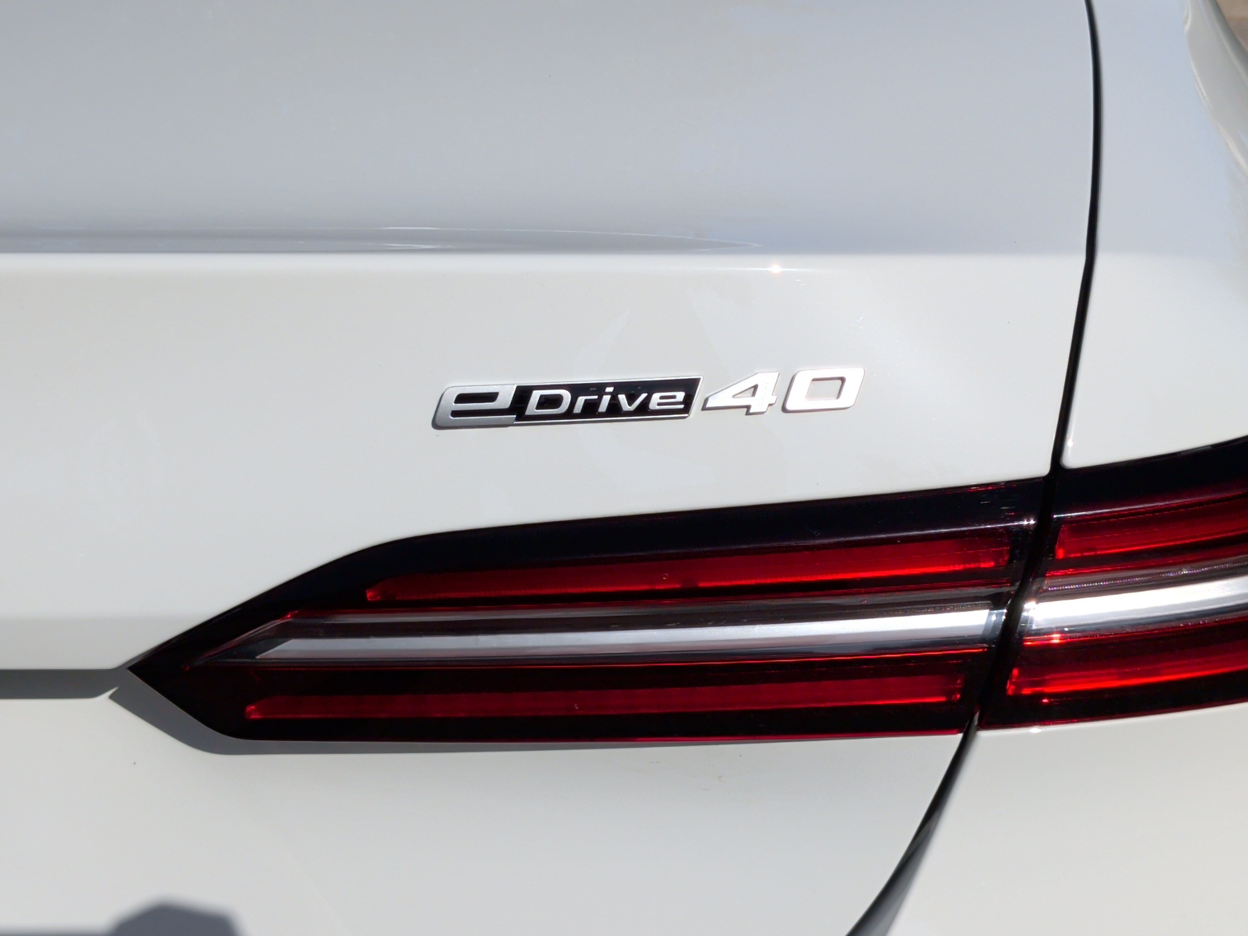 Certified 2026 BMW i5 eDrive40 w/ Premium Package RWD image 11