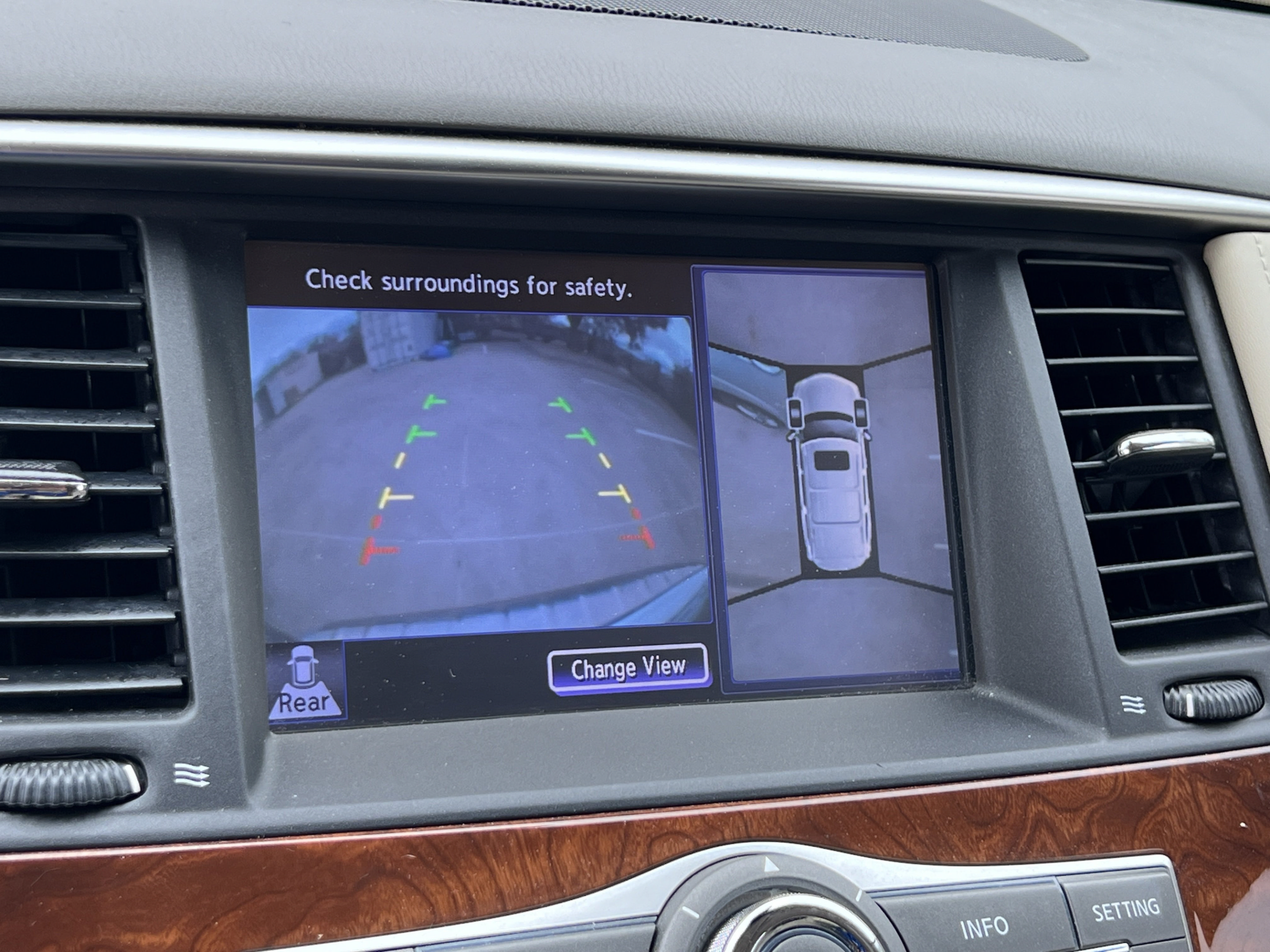 Used 2015 INFINITI QX80 2WD w/ Deluxe Technology Package image 18