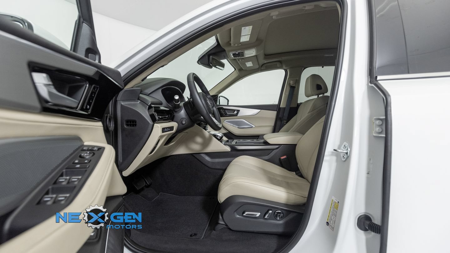 Used 2025 Acura MDX SH-AWD w/ Technology Package image 11