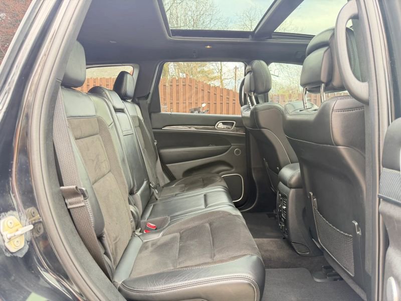 Used 2018 Jeep Grand Cherokee SRT image 26