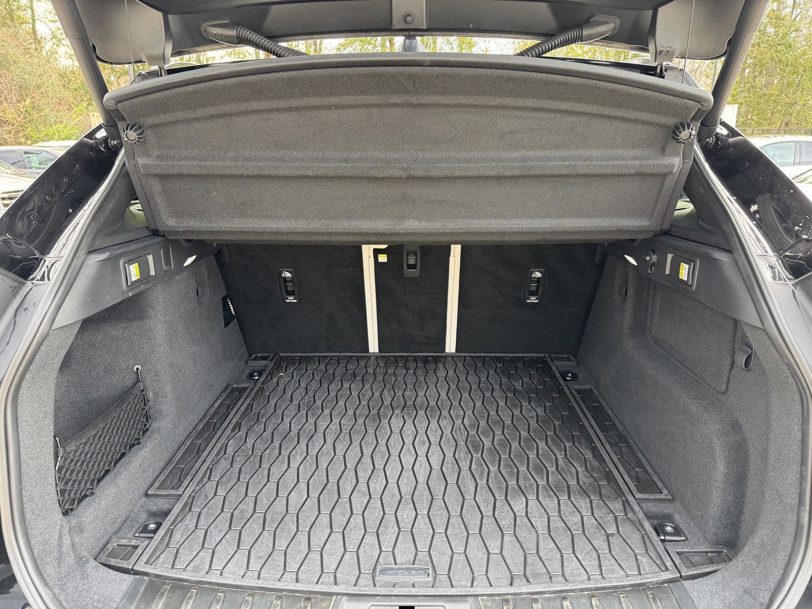 Used 2024 Jaguar F-PACE R-Dynamic S image 24