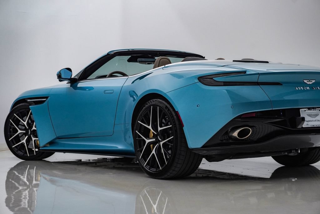 Used 2024 Aston Martin DB12 Convertible RWD image 11