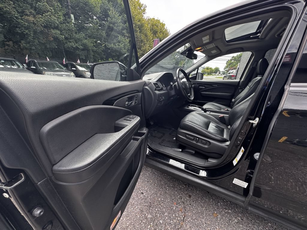 Used 2016 Honda Pilot Touring image 11