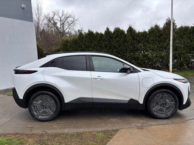 New 2026 Subaru Uncharted AWD image 2