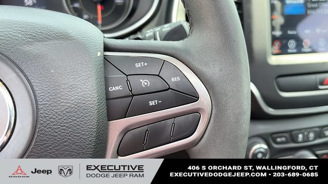 Used 2022 Jeep Cherokee Latitude Lux w/ Sun & Sound Group AWD/4WD image 14