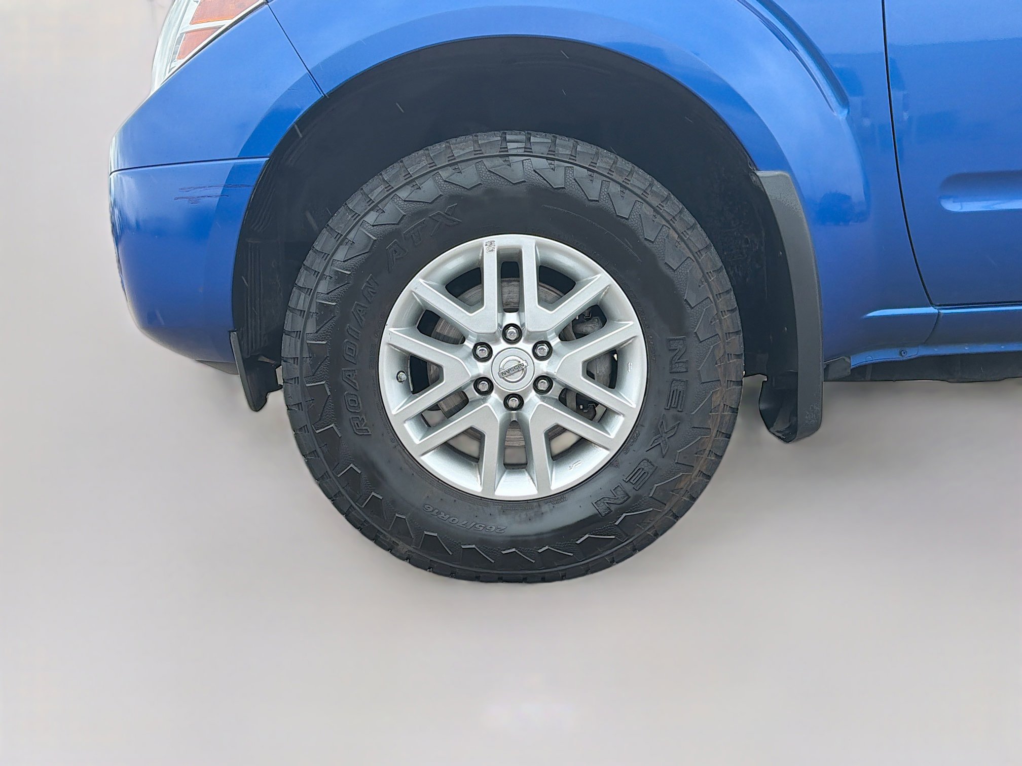 Used 2015 Nissan Frontier SV AWD/4WD image 11