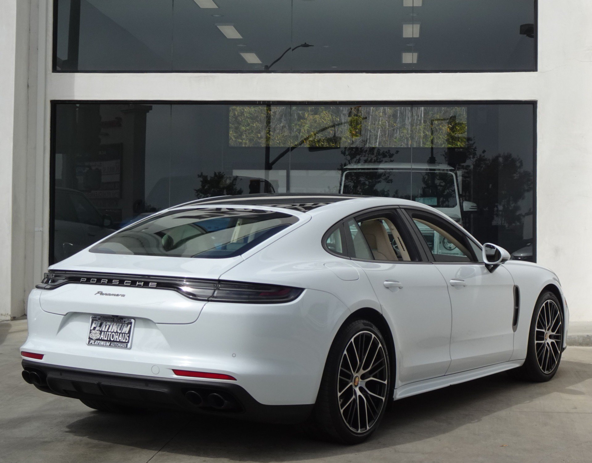 Used 2022 Porsche Panamera Platinum Edition RWD image 6
