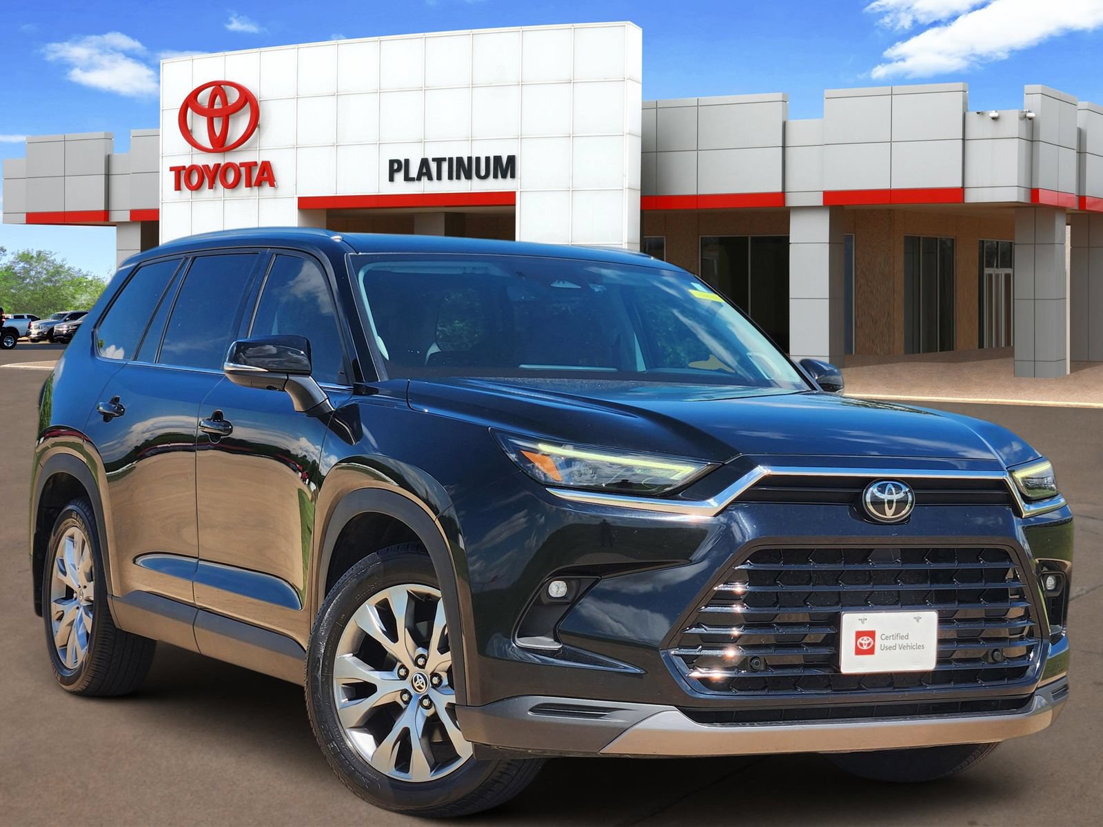 Used 2024 Toyota Grand Highlander FWD image 1