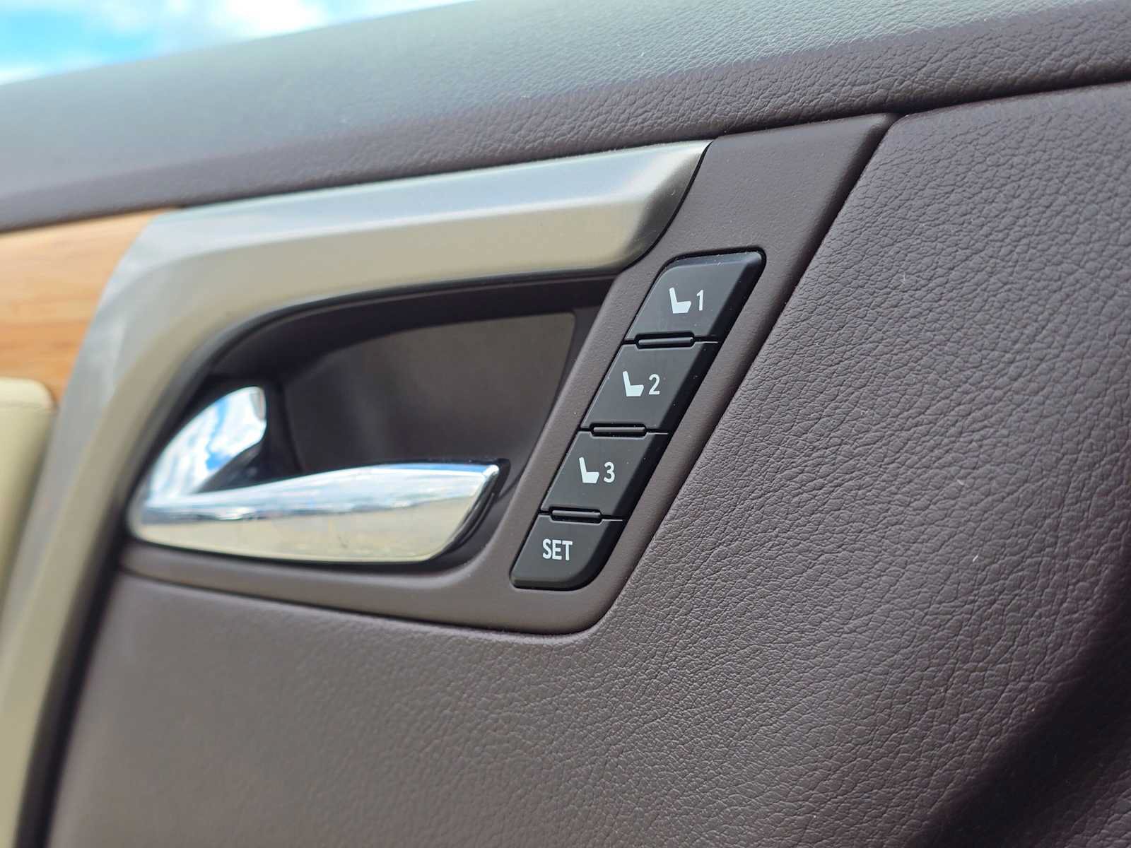 Used 2018 Lexus RX 350L AWD image 26