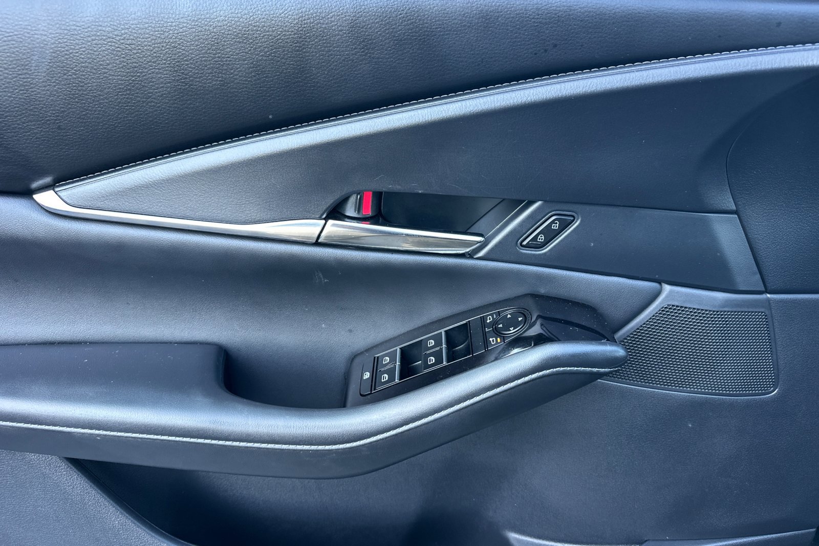 Certified 2025 MAZDA CX-30 AWD 2.5 S w/ Preferred Package image 11